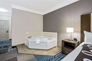 Habitación Deluxe, 1 cama de matrimonio grande, no fumadores | Ropa de cama de alta calidad, escritorio, tabla de planchar con plancha