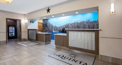 La Quinta Inn & Suites by Wyndham Conroe