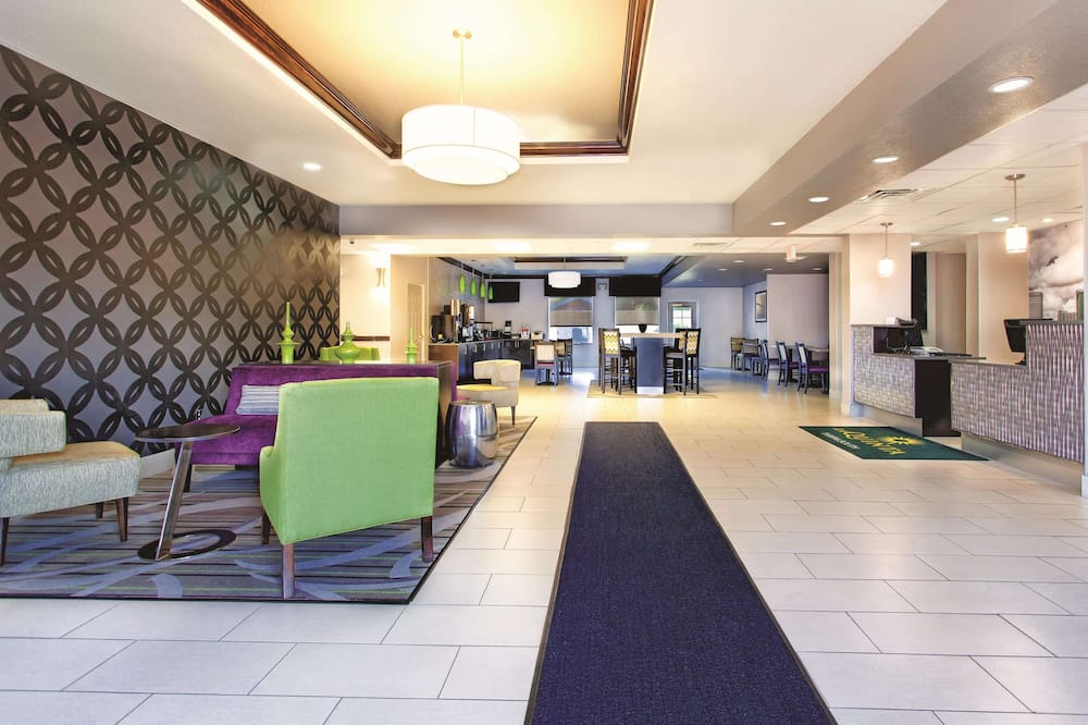 La Quinta Inn & Suites by Wyndham Tampa Bay Area-Tampa South