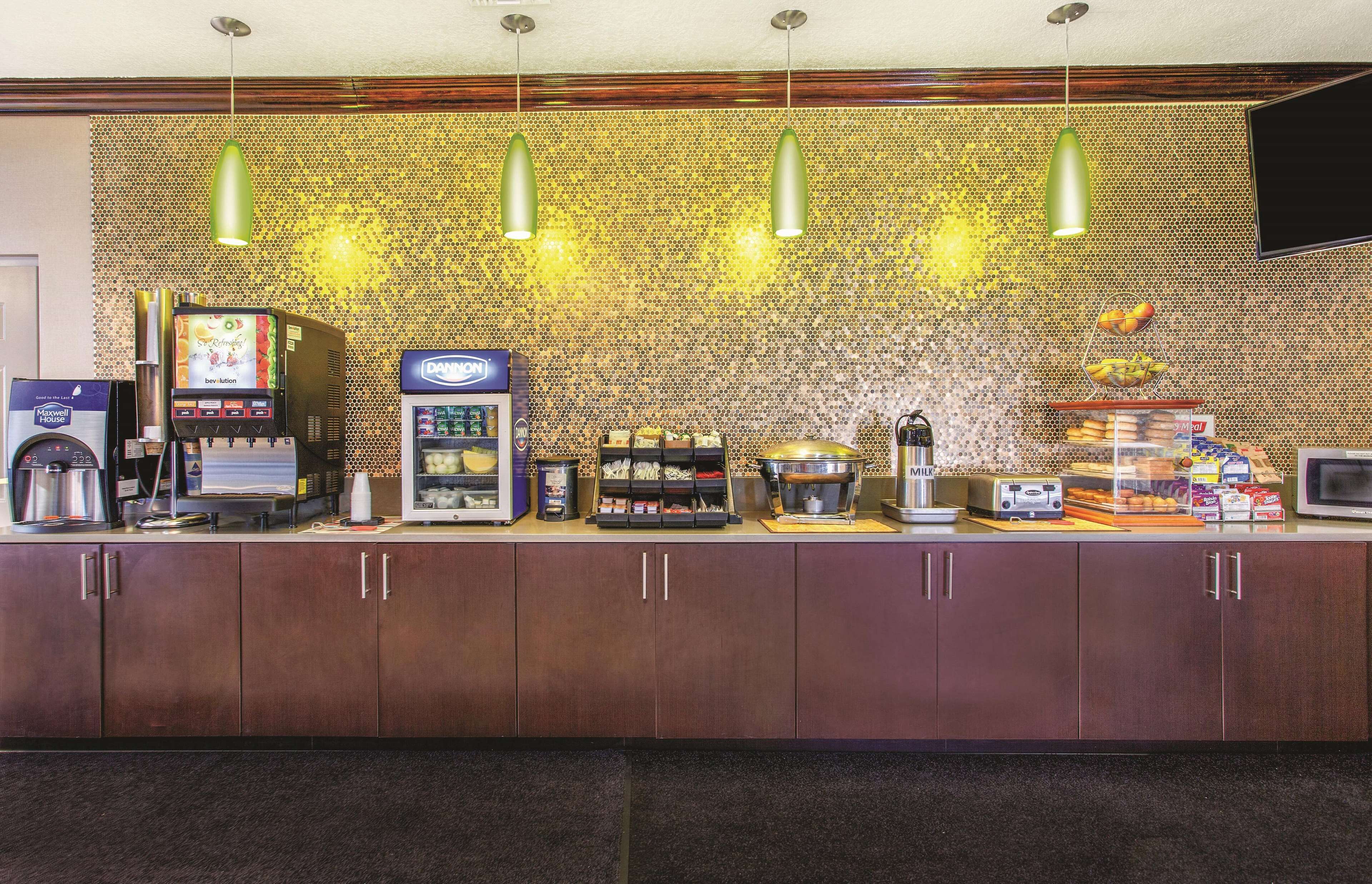 Photo - La Quinta by Wyndham Tampa Bay Area-Tampa South