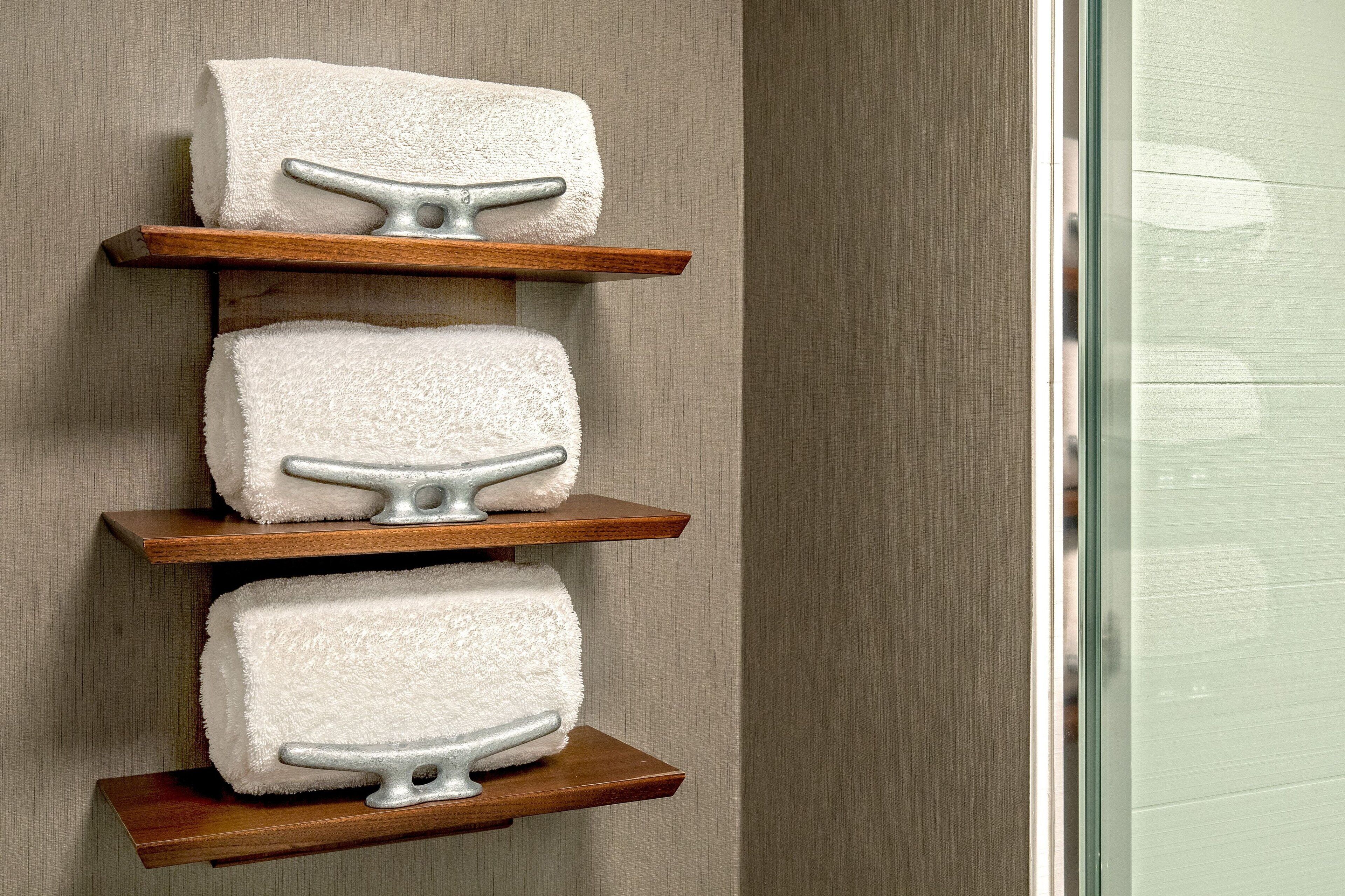 combined shower/bathtub, free toiletries, hair dryer, towels