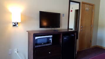 Desk, iron/ironing board, rollaway beds, free WiFi