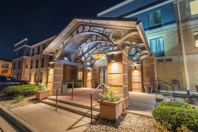 Staybridge Suites Middleton Madison-West by IHG