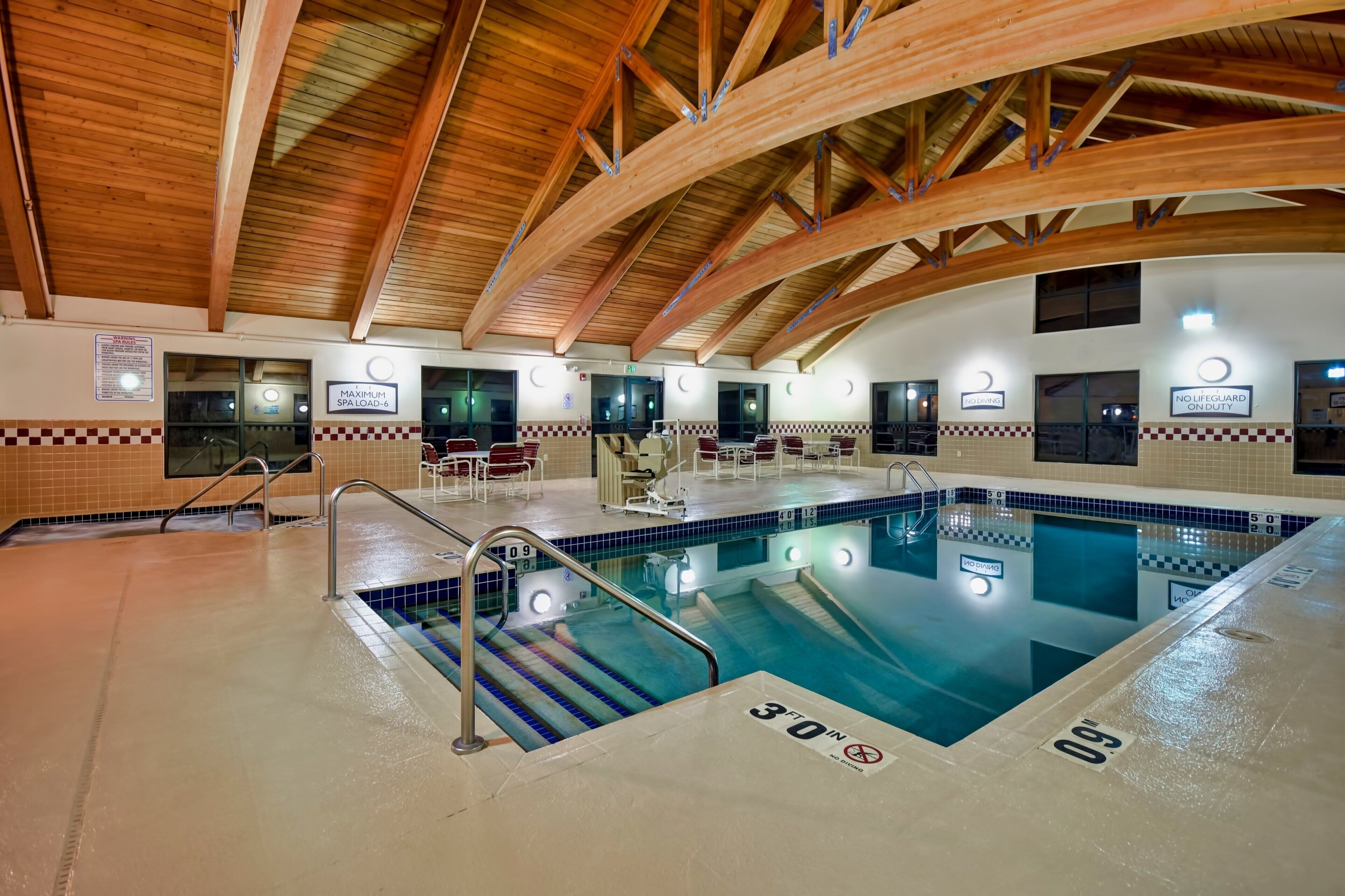 Indendørs pool