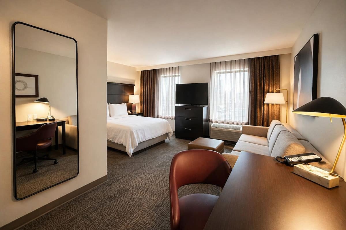 Escritorio, tabla de planchar con plancha y cunas gratuitas