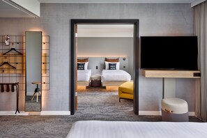 1 bedroom, premium bedding, in-room safe, desk