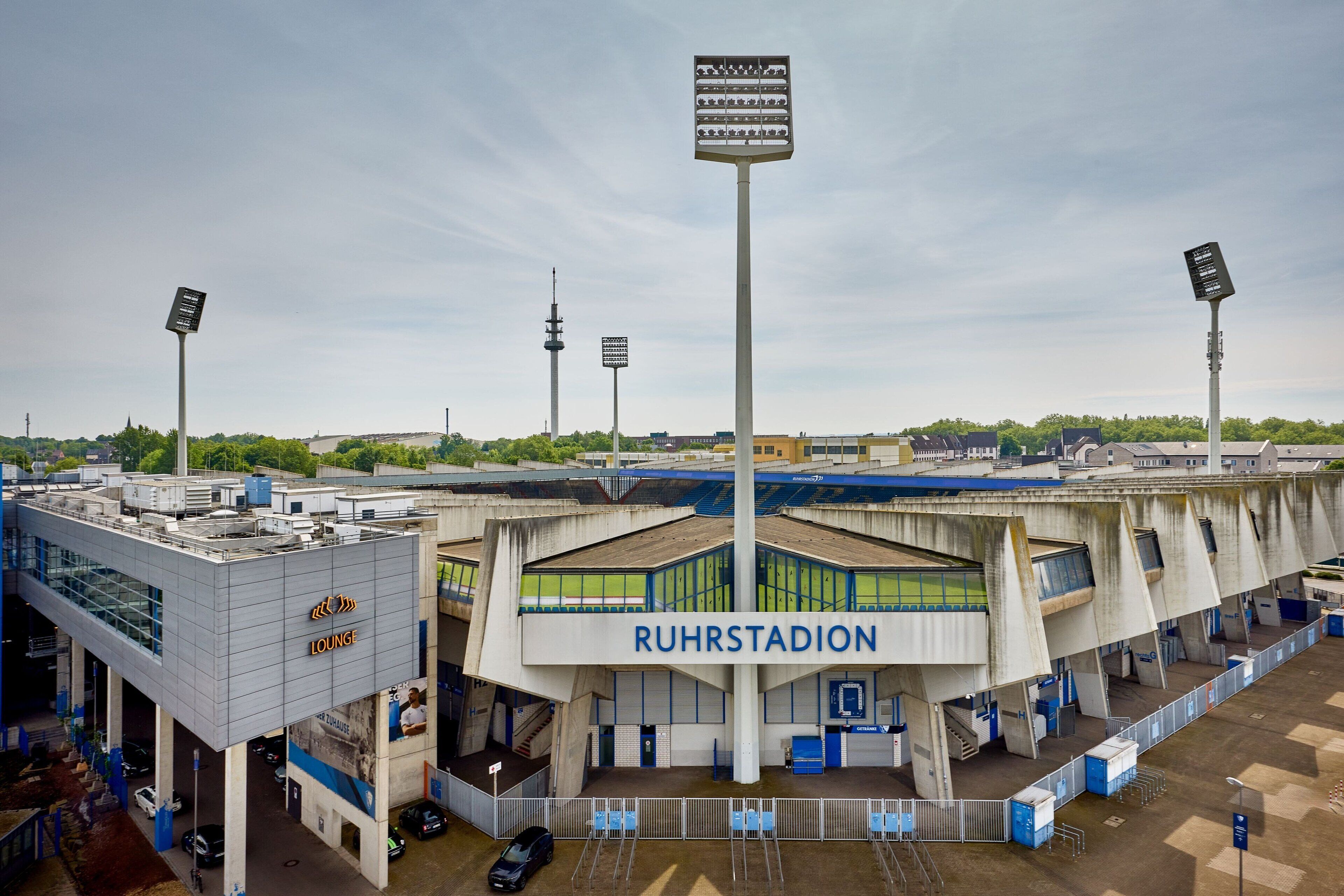 room, 1 king bed, non smoking | premium bedding, in-room safe, desk, laptop workspace