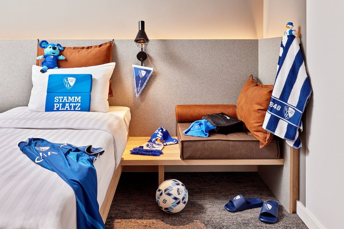 standard room, 2 single beds | premium bedding, in-room safe, desk, laptop workspace