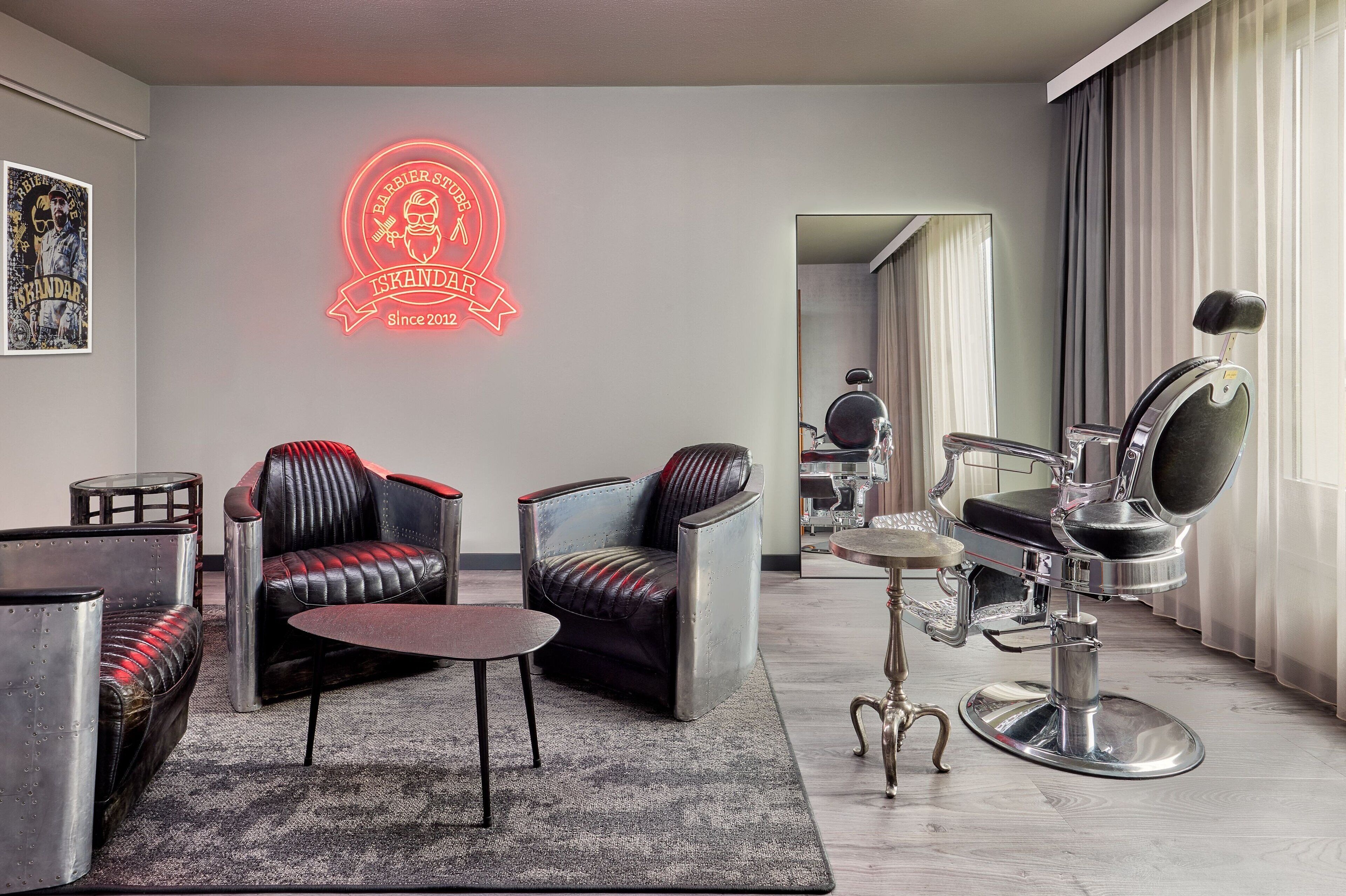 premium bedding, in-room safe, desk, laptop workspace