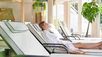 Een sauna, lichaamsbehandelingen, aromatherapie, body wraps, body scrubs