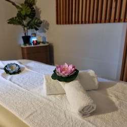 Een sauna, lichaamsbehandelingen, aromatherapie, body wraps, body scrubs