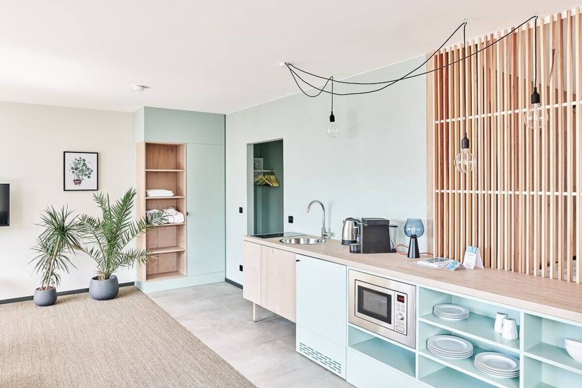 classic double room | private kitchen | fridge, microwave, stovetop, coffee/tea maker