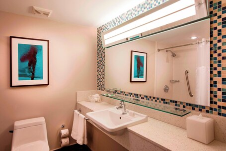 Courtyard by Marriott Isla Verde Beach Resort - Image 110