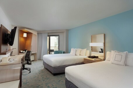 Courtyard by Marriott Isla Verde Beach Resort - Image 12