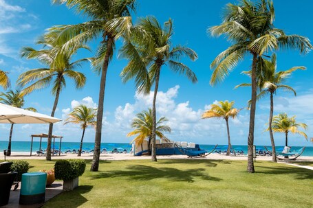 Courtyard by Marriott Isla Verde Beach Resort - Image 1
