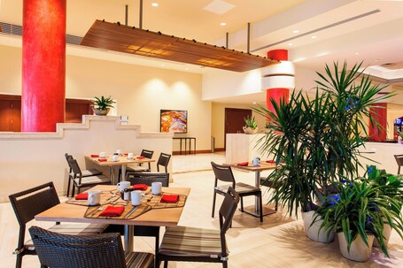 Courtyard by Marriott Isla Verde Beach Resort - Image 20
