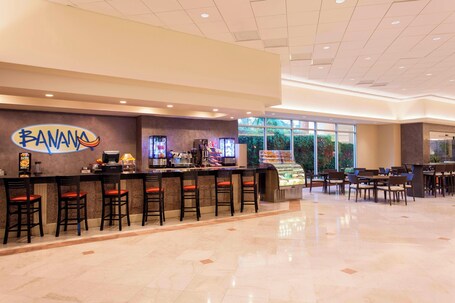 Courtyard by Marriott Isla Verde Beach Resort - Image 8