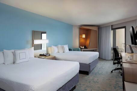 Courtyard by Marriott Isla Verde Beach Resort - Image 13
