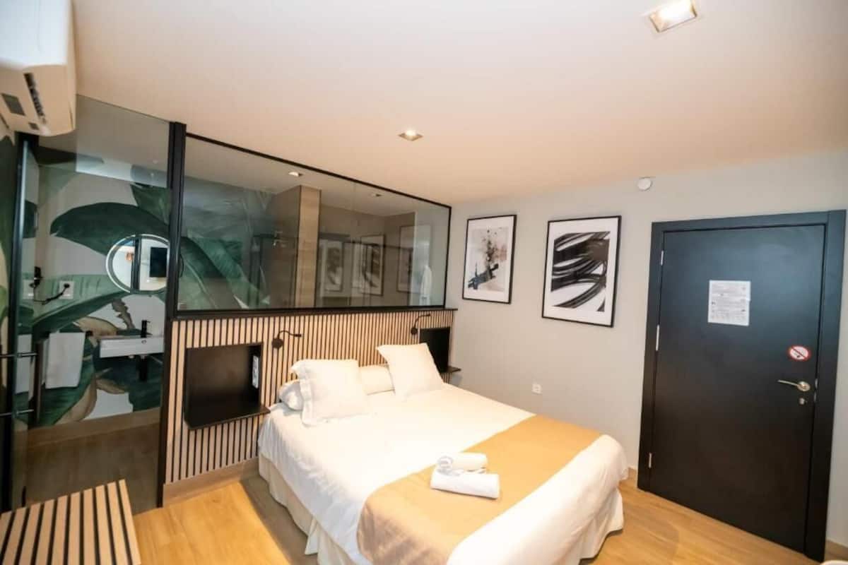 Superior Room | Desk, free WiFi, individually decorated, individually furnished