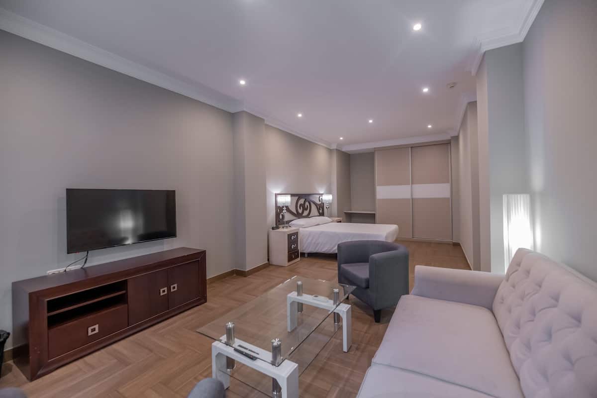 Deluxe Room | Desk, free WiFi, individually decorated, individually furnished