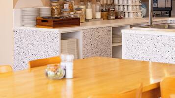 Free daily buffet breakfast