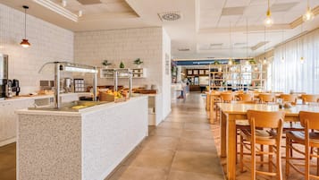 Colazione a buffet inclusa, servita tutte le mattine