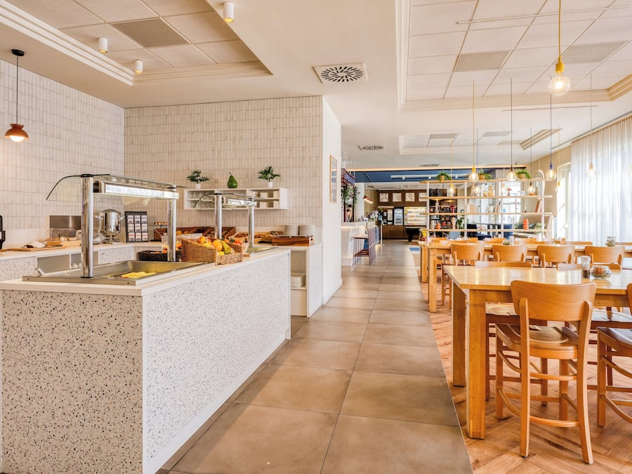 Free daily buffet breakfast