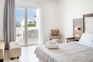Superior Room, Sea View | In-room safe, individually decorated, individually furnished