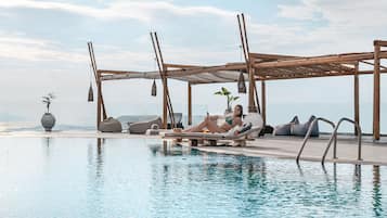 Outdoor pool, pool umbrellas