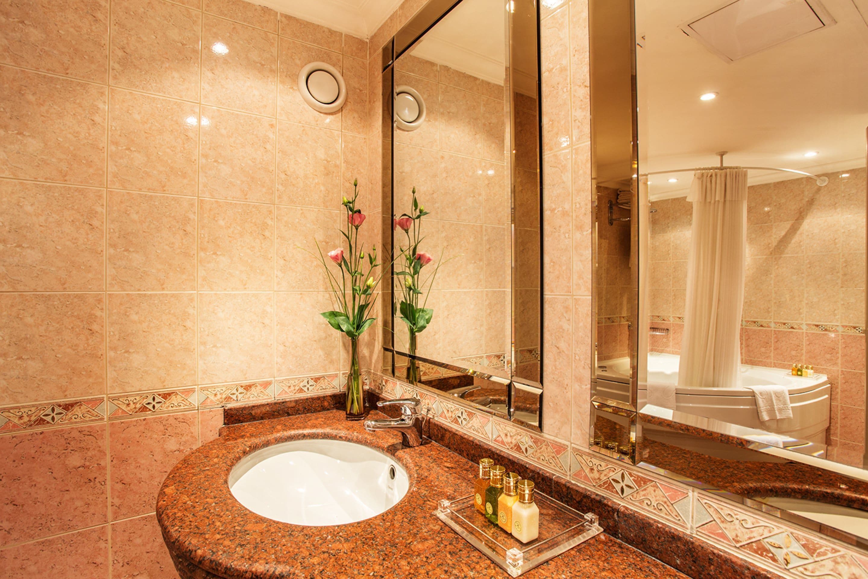 Foto - Ramada by Wyndham Sofia City Center