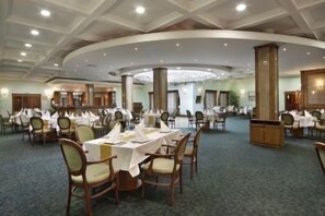 2 restaurants, lunch served - Ramada by Wyndham Plovdiv Trimontium (Plovdiv)