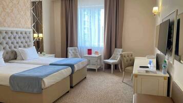 ๊ฐ์ค ๋ด ๊ธ๊ณ , ์ฑ
์, ๋
ธํธ๋ถ ์์
 ๊ณต๊ฐ, ์๋ง ์ปคํผ