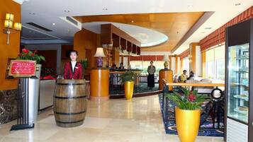 3 restaurants, breakfast, lunch, dinner served; Chinese cuisine