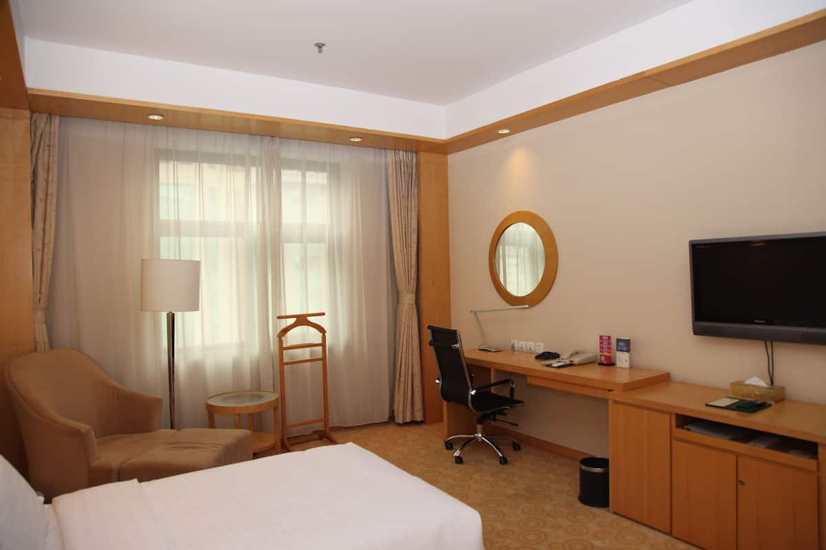 Minibar, in-room safe, desk, blackout drapes