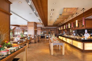 Desayuno buffet todos los días (con cargo)
