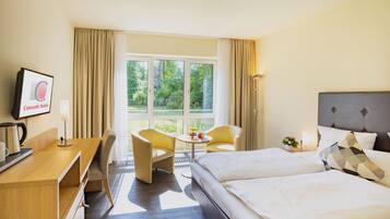 Business Double Room, Garden View | 1 bedroom, in-room safe, desk, blackout curtains