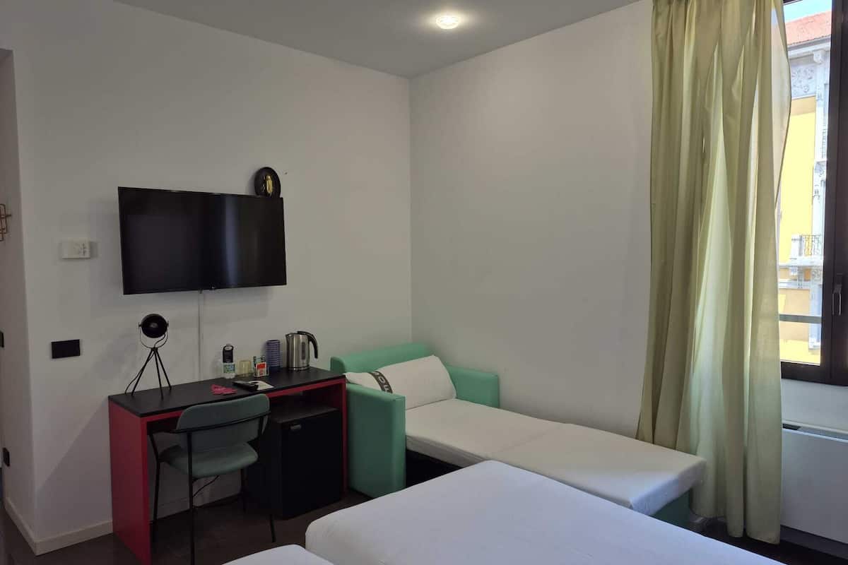 Quarto triplo standard | 1 quarto, roupas de cama premium, escrivaninha