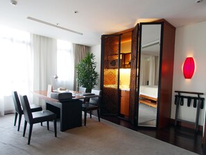 Televisi layar datar 42-inci dengan saluran TV kabel/satelit dan TV