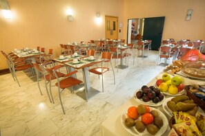 Gratis morgenmadsbuffet hver dag