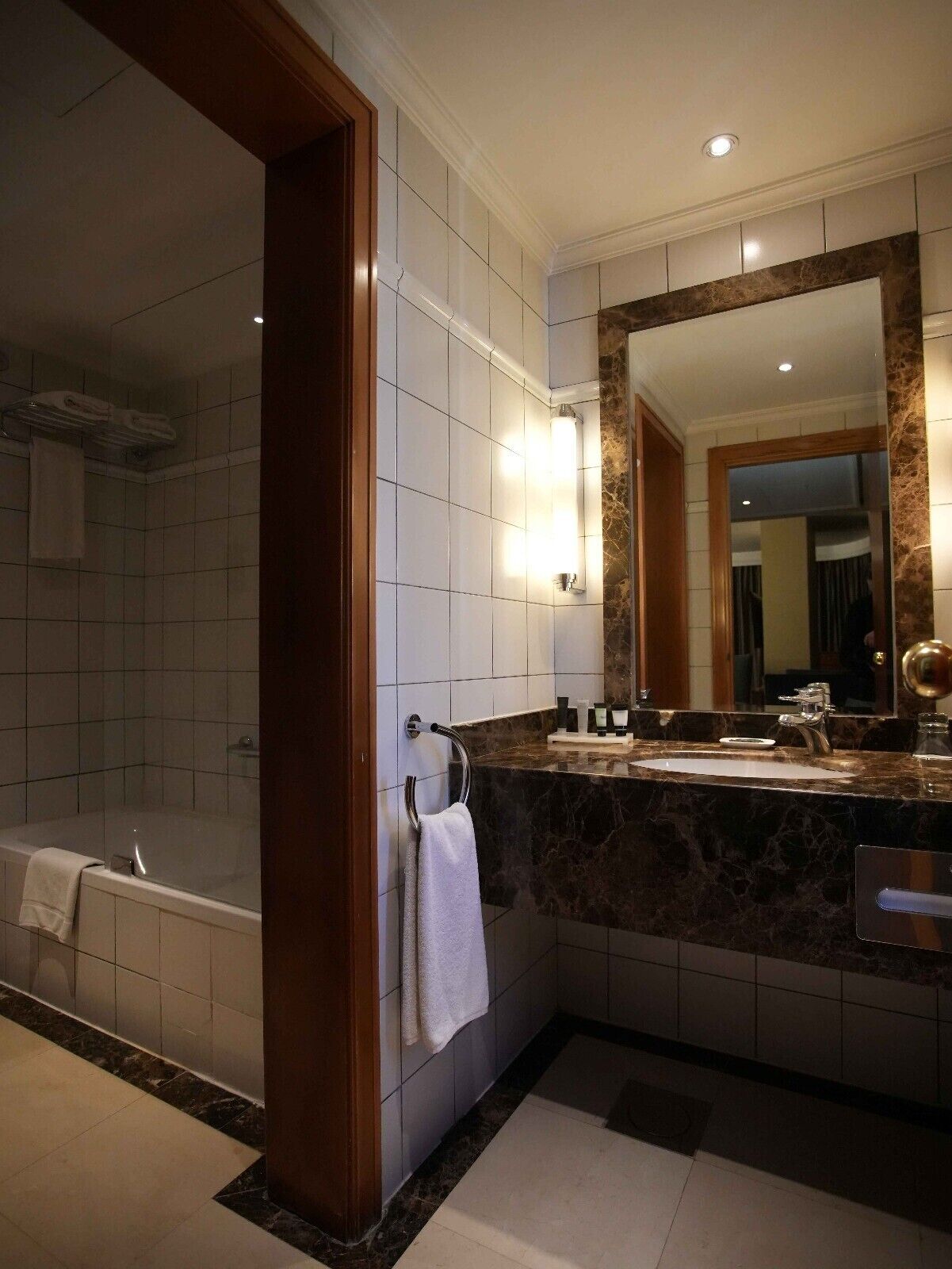 junior suite, corner (lounge acc) | bathroom | combined shower/bathtub, free toiletries, hair dryer, bidet