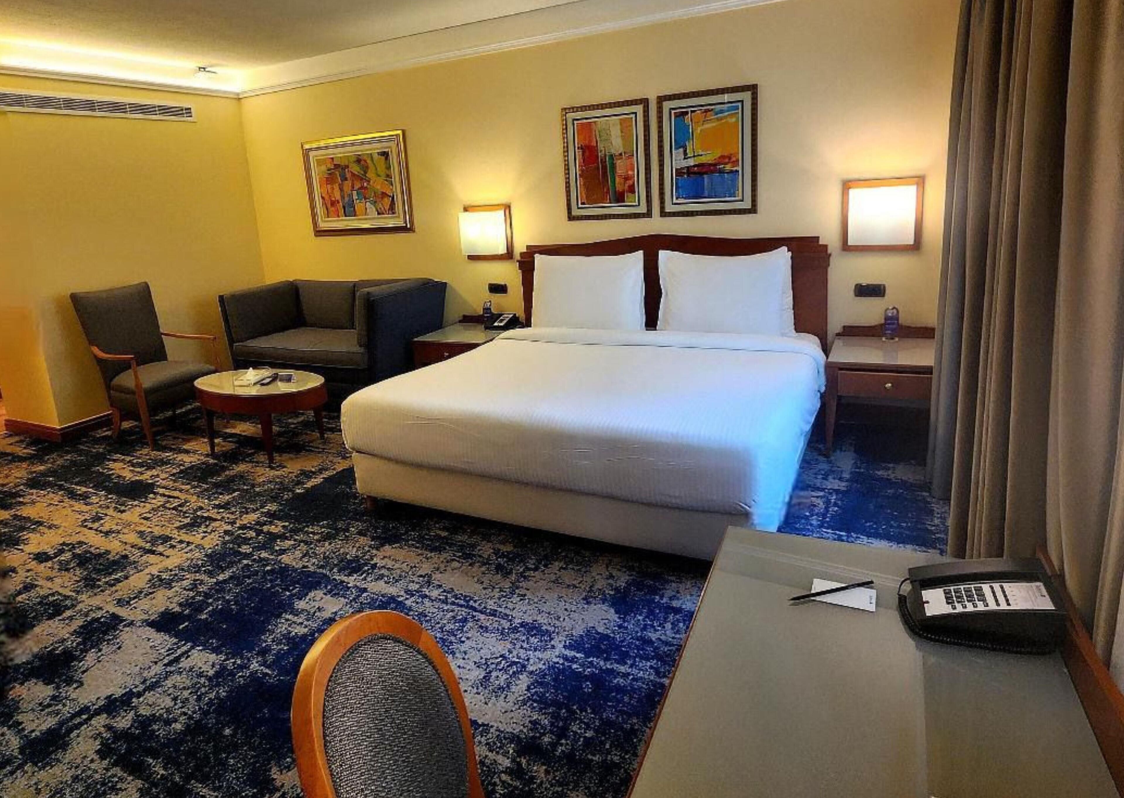 Junior Suite, Corner (Lounge Acc)