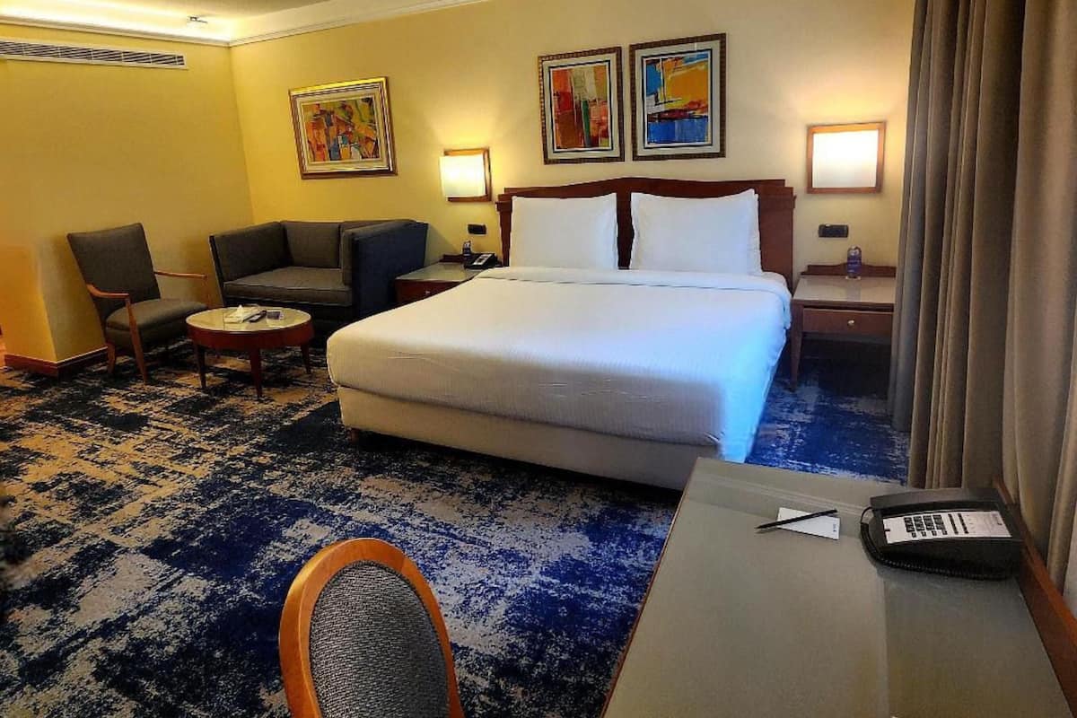 Junior Suite, Corner (Lounge Acc)