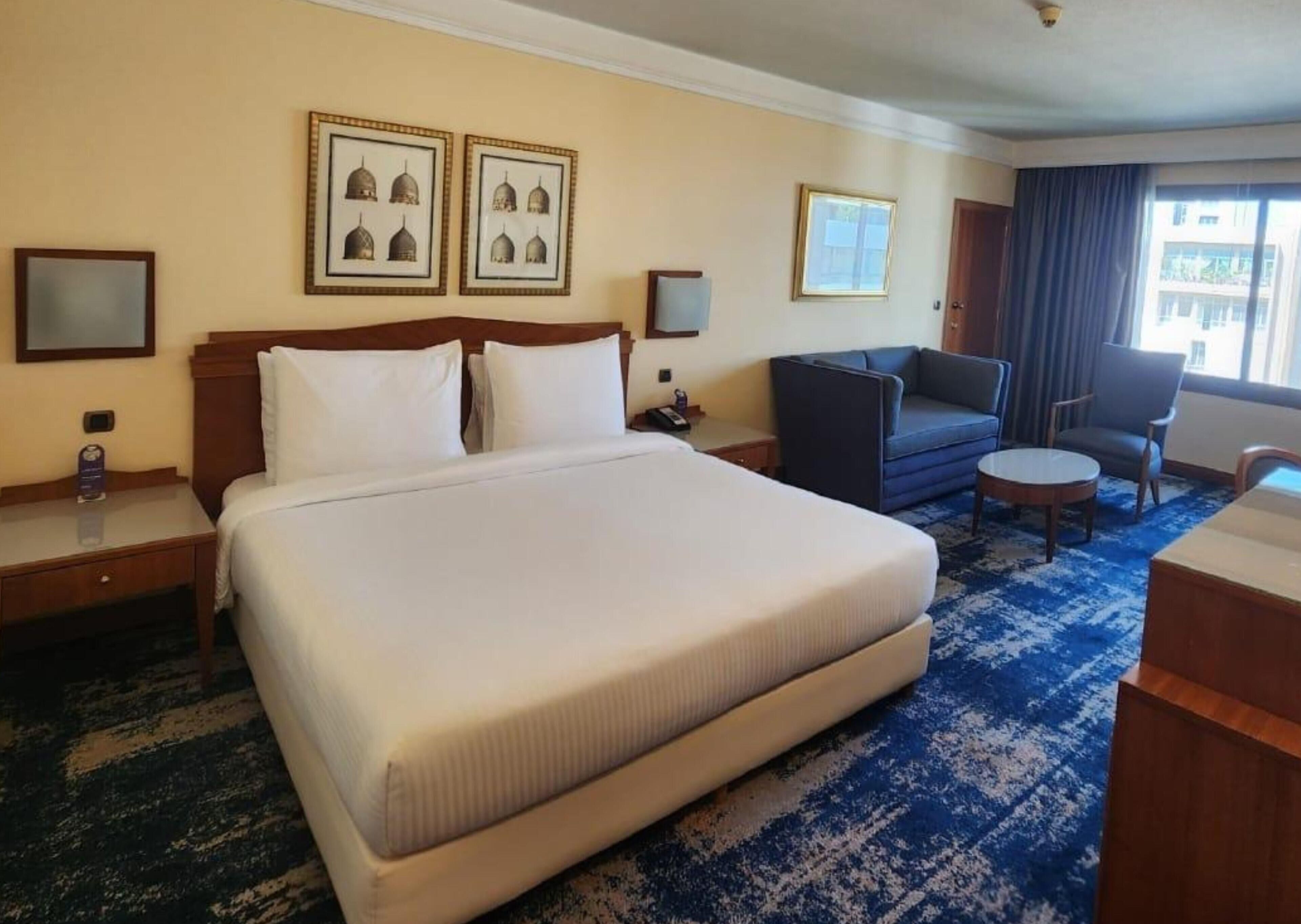 Executive Room (Lounge Acc)