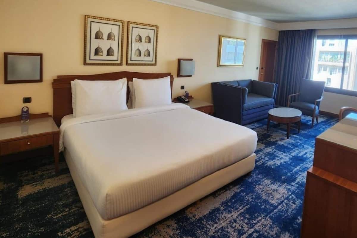 Executive Room (Lounge Acc)