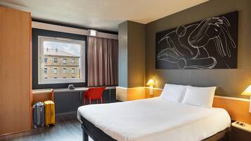 Cortinas blackout, tabla de planchar con plancha y wifi gratis