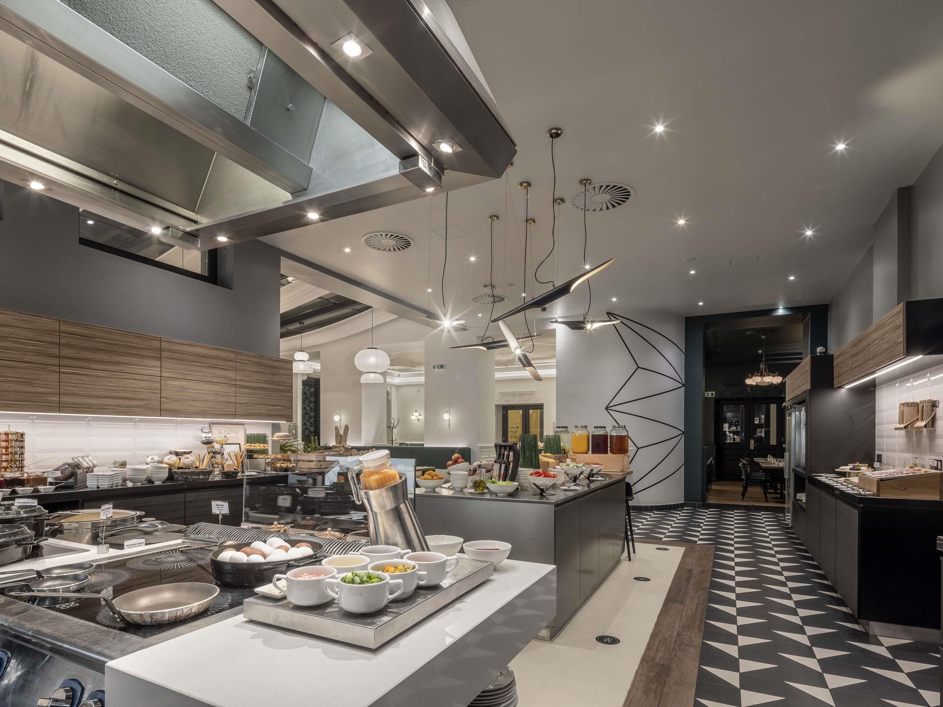 Daily buffet breakfast (CZK 600 per person)