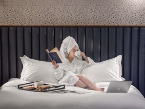 Biancheria da letto di alta qualità, copriletto in piuma, minibar