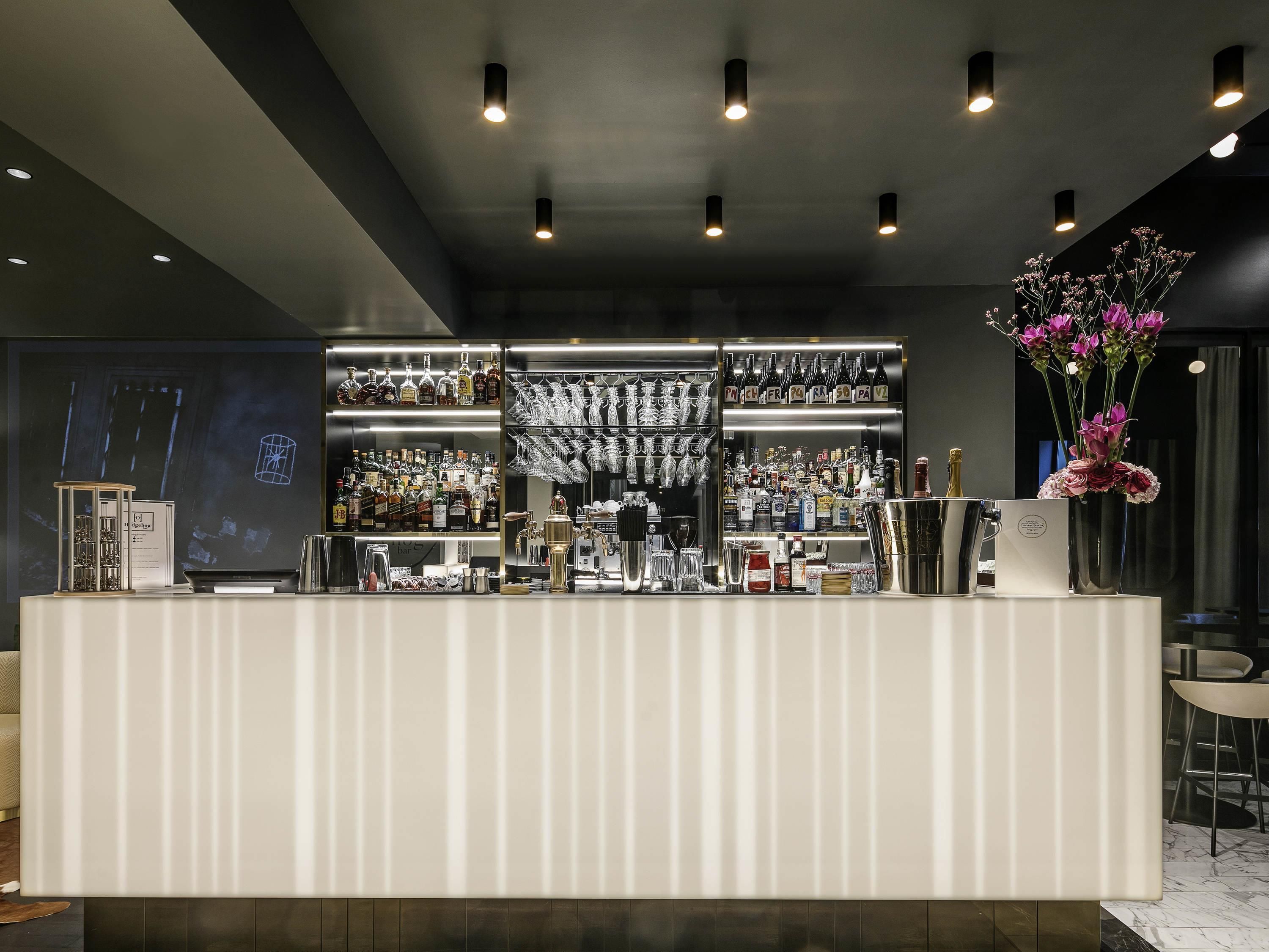 Bar (en el alojamiento)