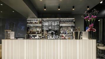Bar (en el alojamiento)