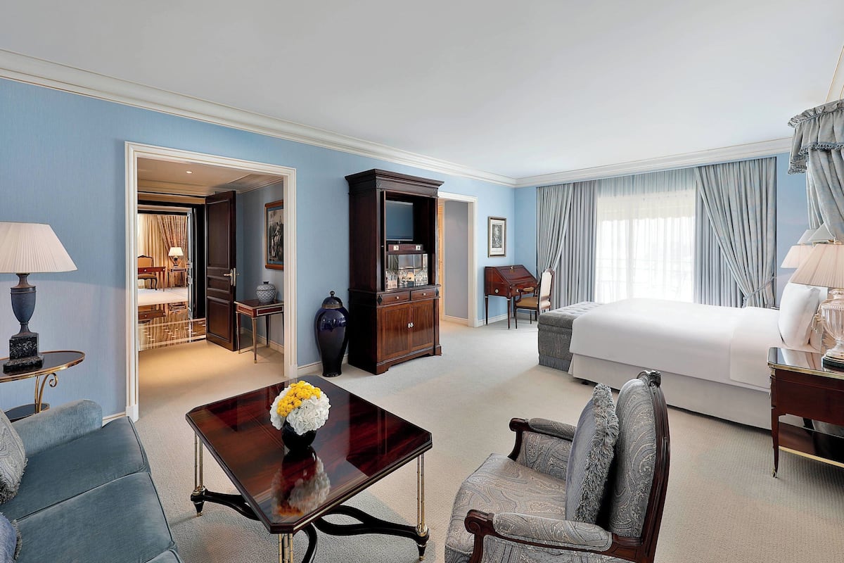 Suite Club, 1 camera da letto | Area soggiorno | TV LED, lettore DVD, film pay-per-view